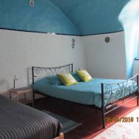 House for sale in France - appartement blauwe slaapkamer.jpg